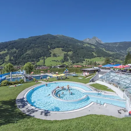 & Appartementhaus Haussteiner Lägenhetshotell Dorfgastein