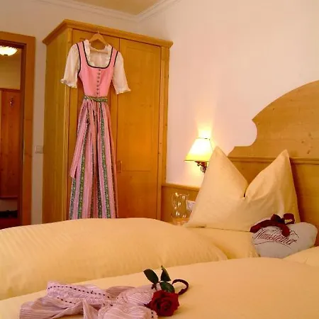 Aparthotel & Appartementhaus Haussteiner