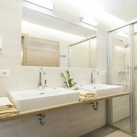 & Appartementhaus Haussteiner