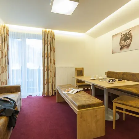& Appartementhaus Haussteiner 4* دورفغاستين