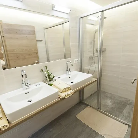 & Appartementhaus Haussteiner Aparthotel