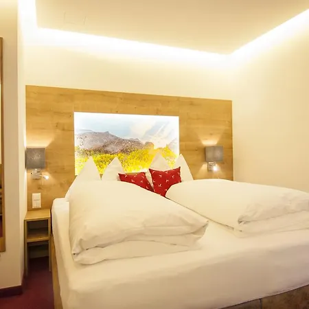 & Appartementhaus Haussteiner 4* دورفغاستين