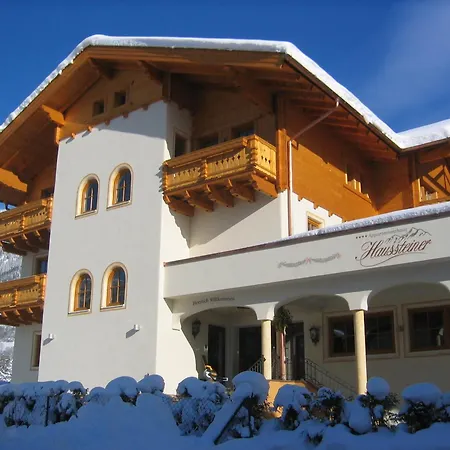 & Appartementhaus Haussteiner Lägenhetshotell 4*