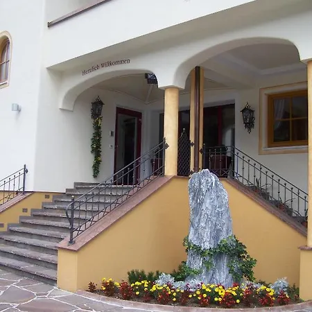 & Appartementhaus Haussteiner دورفغاستين