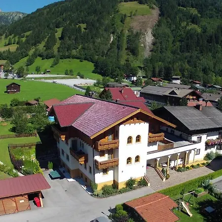 & Appartementhaus Haussteiner شقة فندقية 4*