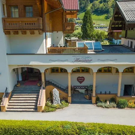 & Appartementhaus Haussteiner Dorfgastein