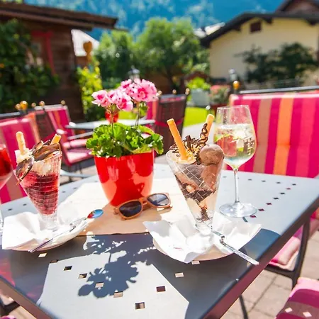 & Appartementhaus Haussteiner